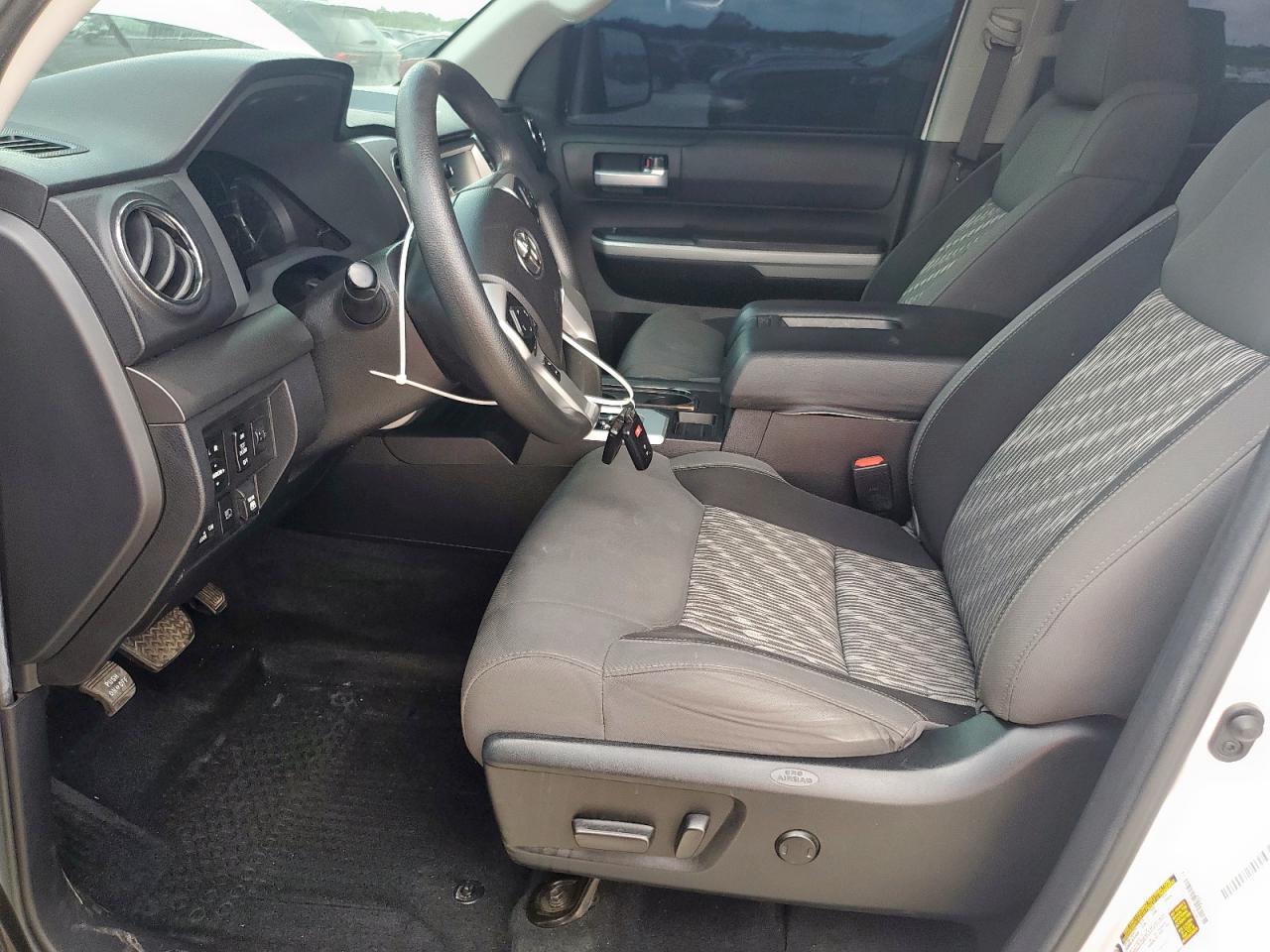 TOYOTA TUNDRA CREWMAX SR5