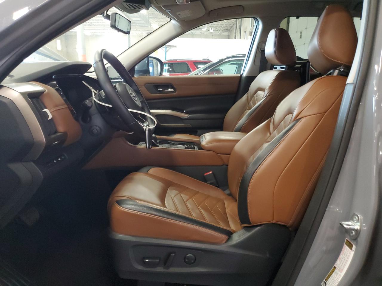 NISSAN PATHFINDER PLATINUM