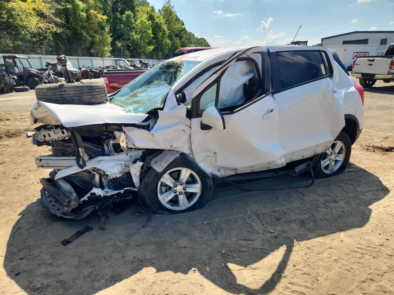 Lot #3298078129 2020 CHEVROLET TRAX LS