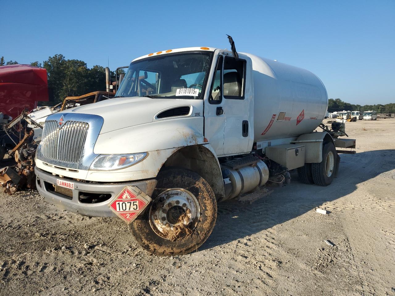 Lot #3274670830 2016 INTERNATIONAL 4000 4300
