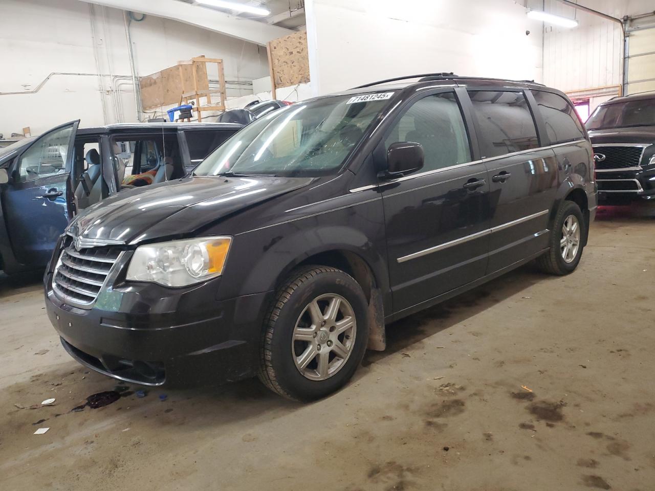 CHRYSLER TOWN & COUNTRY TOURING