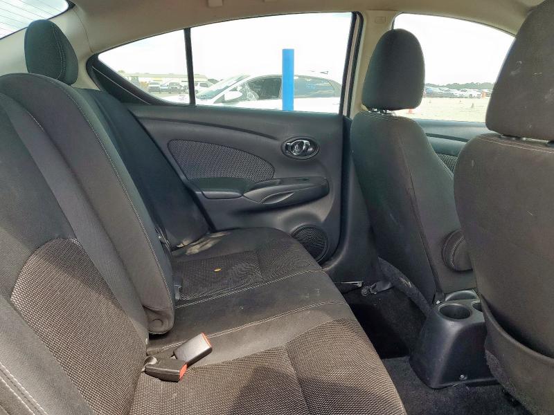 2015 NISSAN VERSA S 3N1CN7AP7FL932228