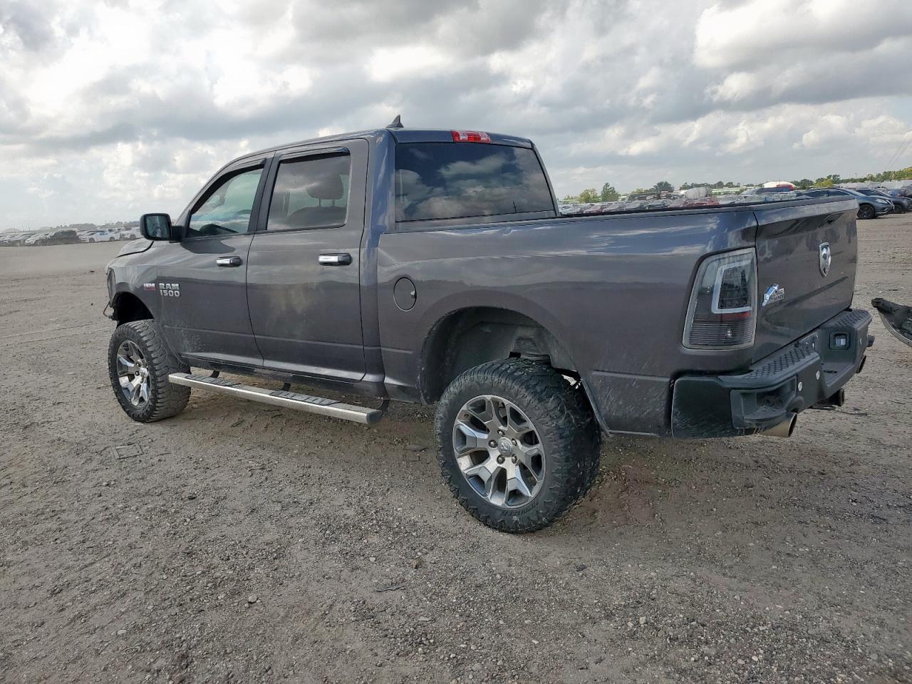 RAM 1500 SLT