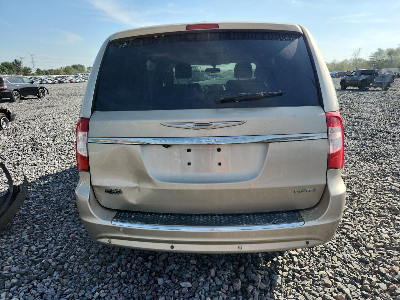 CHRYSLER TOWN & COUNTRY LIMITED