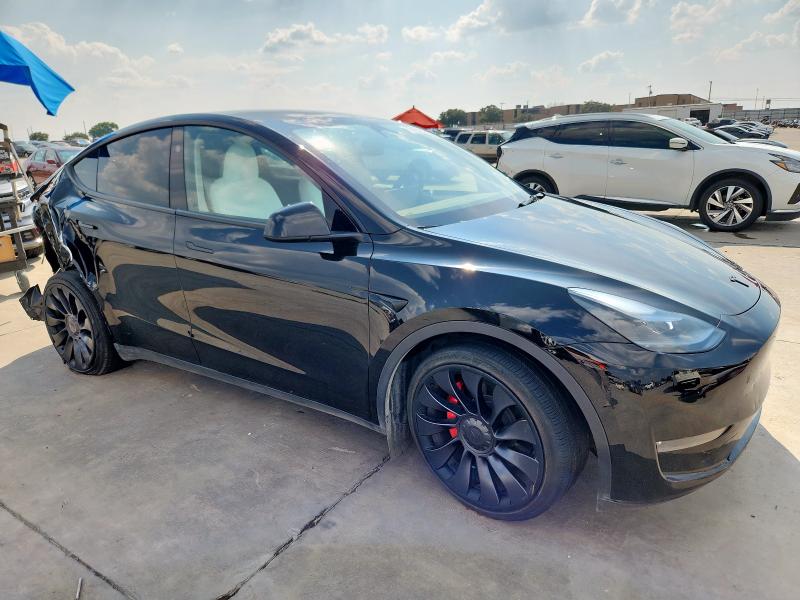 2024 TESLA MODEL Y 7SAYGDEF0RA317021