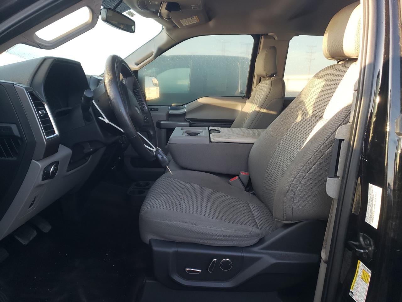 FORD F-150 SUPER CAB