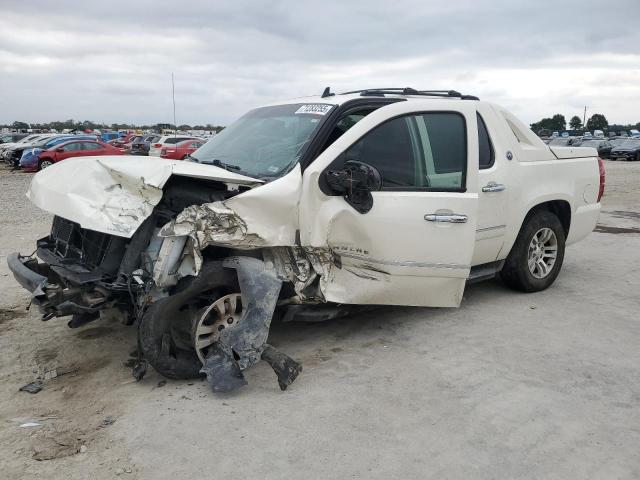 Global Auto Auctions: 2013 CHEVROLET AVALANCHE