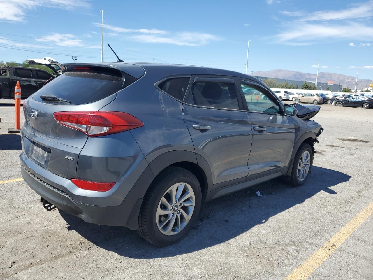 HYUNDAI TUCSON SE
