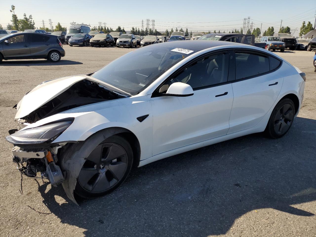 TESLA MODEL 3