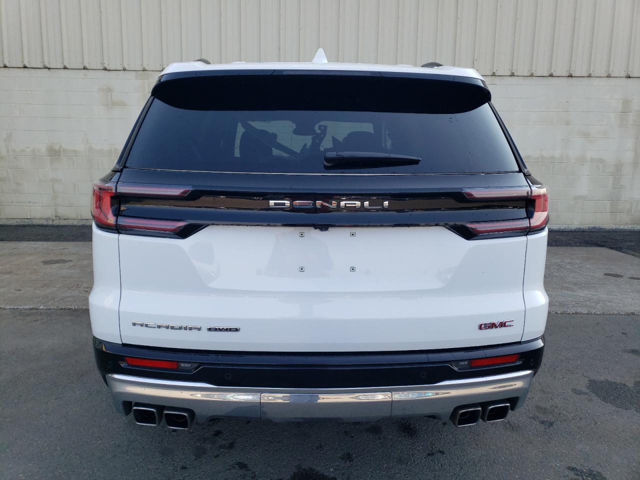 Lot #3316790409 2024 GMC ACADIA DEN