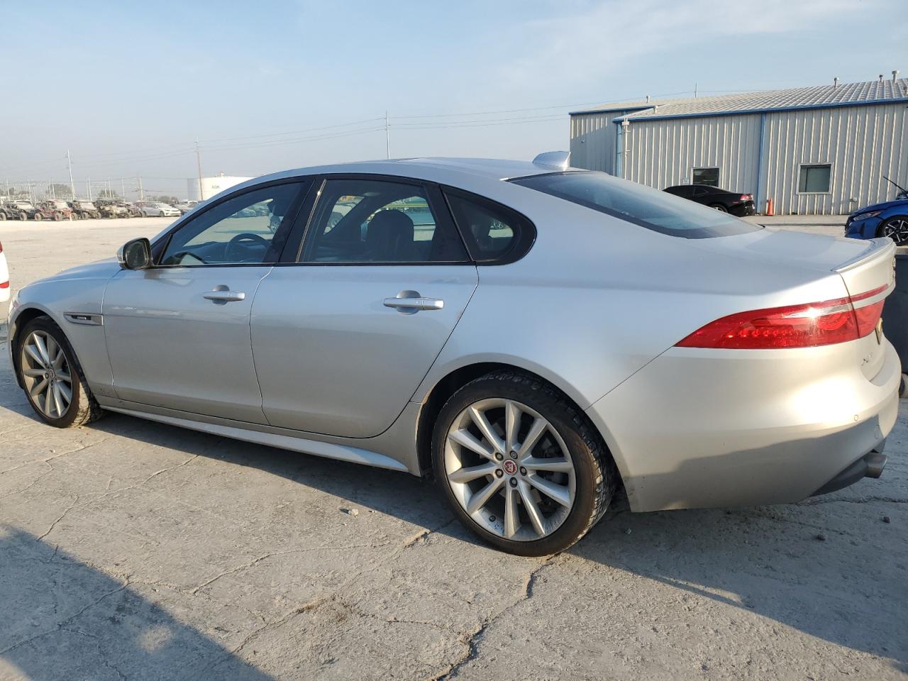 JAGUAR XF R - SPORT