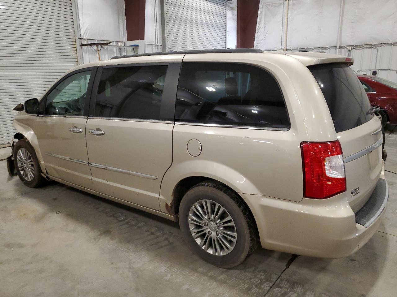 CHRYSLER TOWN & COUNTRY TOURING L