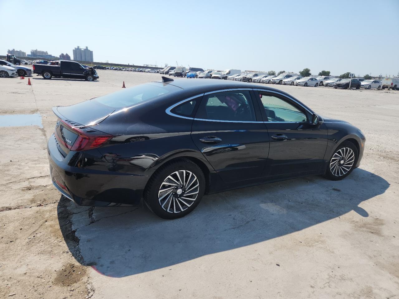 HYUNDAI SONATA HYBRID