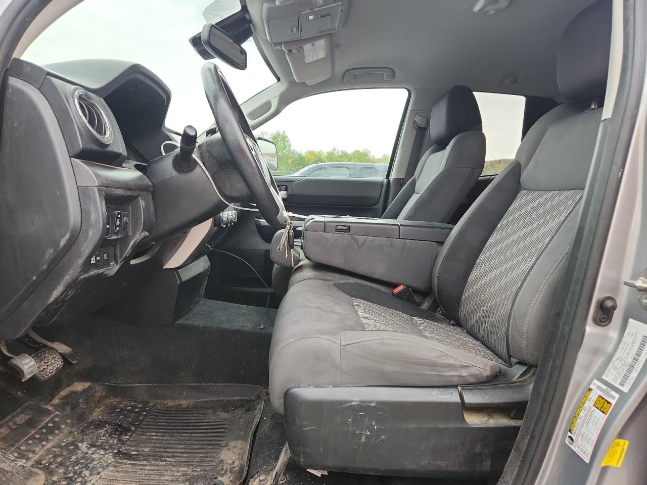 TOYOTA TUNDRA DOUBLE CAB SR