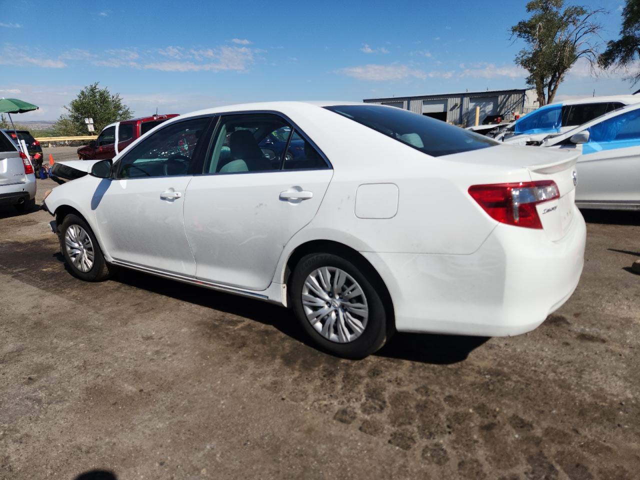 TOYOTA CAMRY BASE