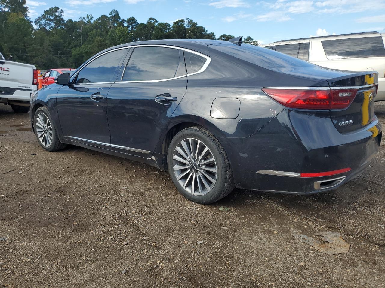 KIA CADENZA PREMIUM