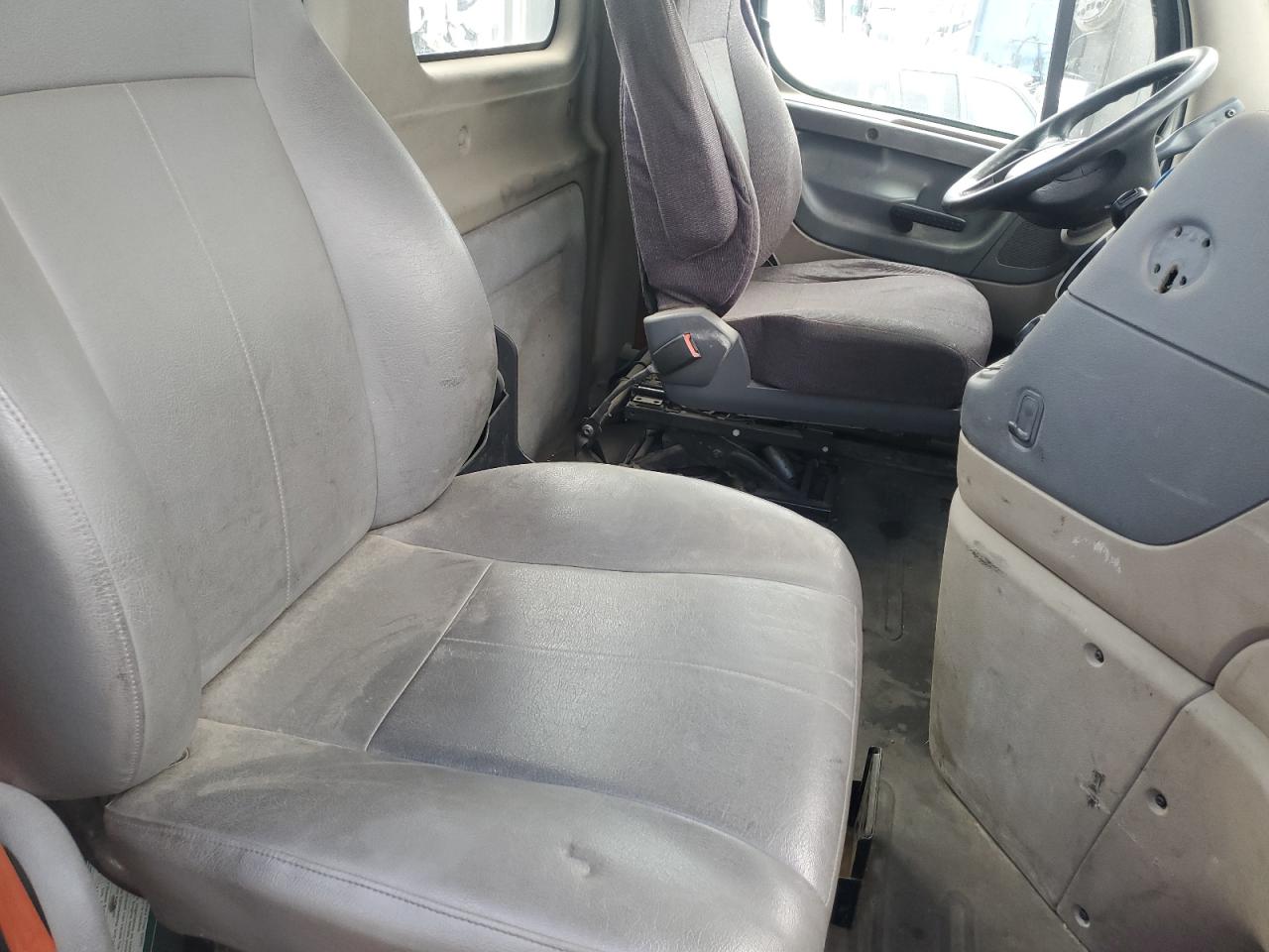 Lot #3245256574 2015 FREIGHTLINER CASCADIA