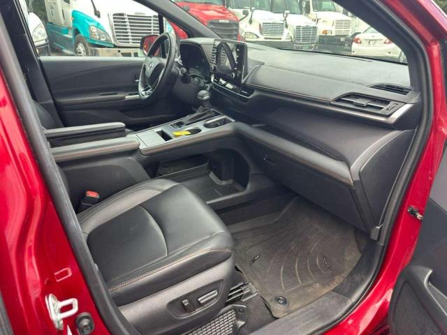 2022 TOYOTA SIENNA XSE 5TDXSKFC5NS055750