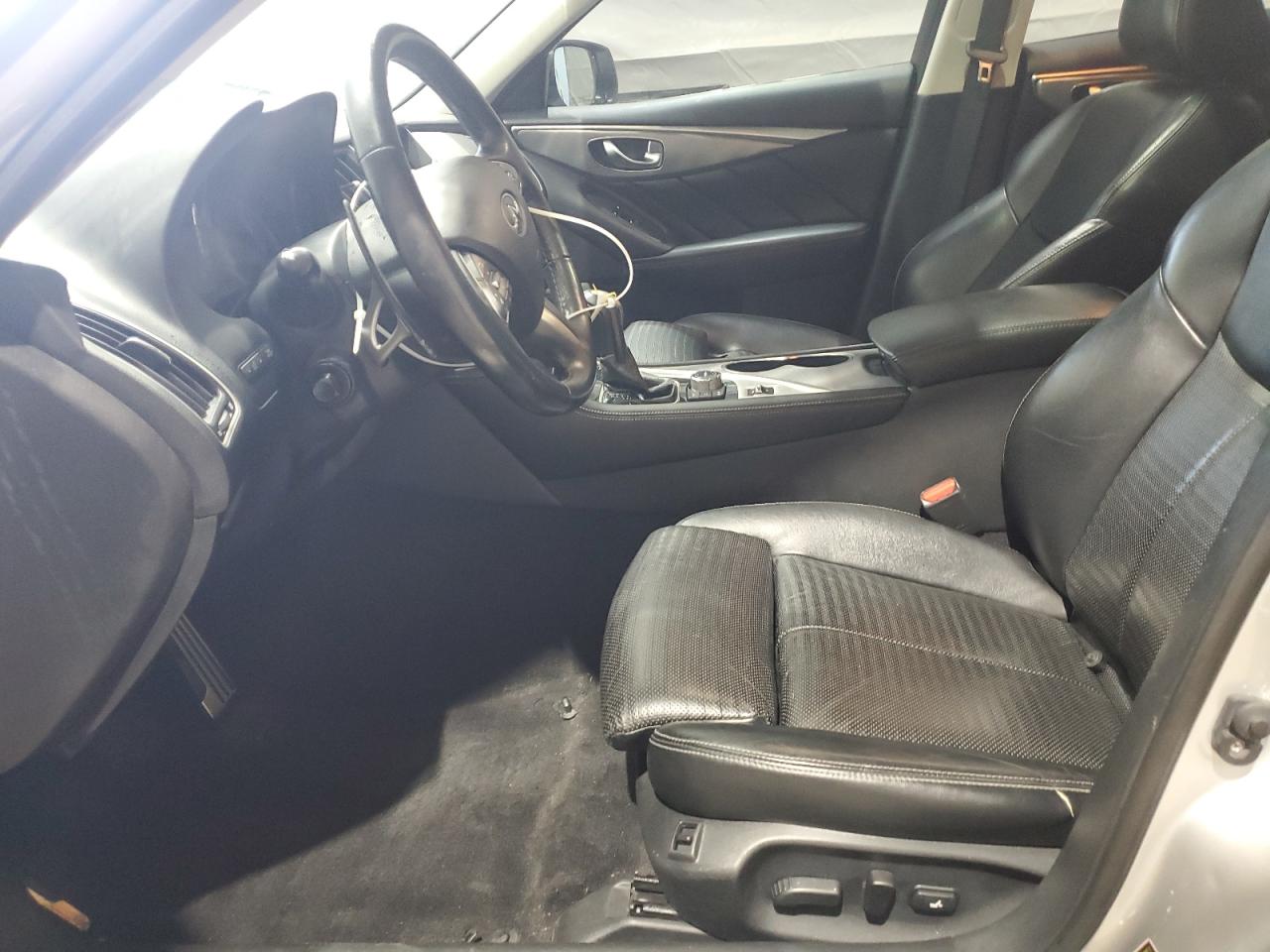 INFINITI Q50 PREMIUM