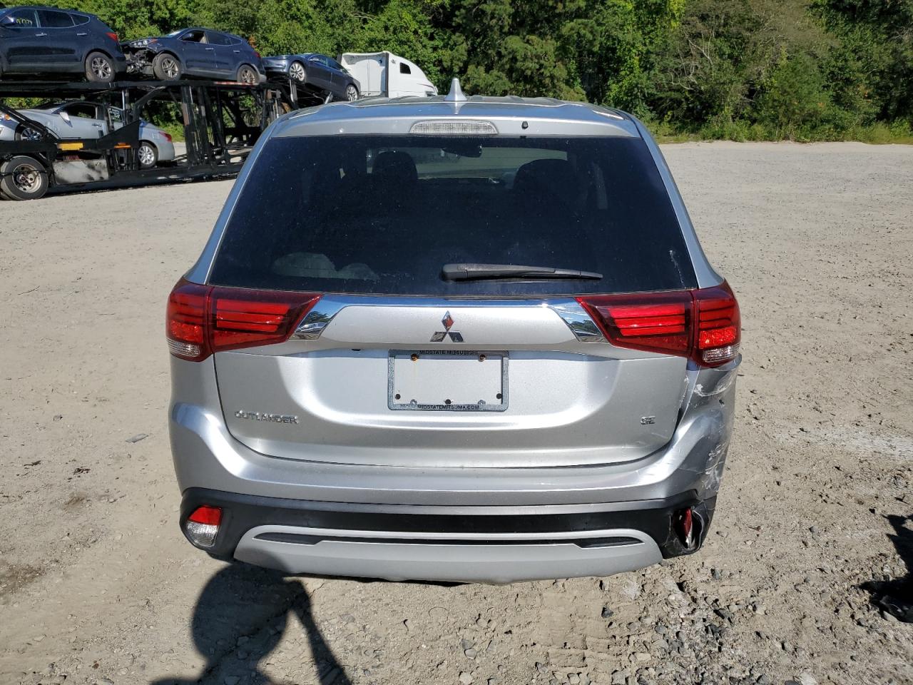 MITSUBISHI OUTLANDER SE