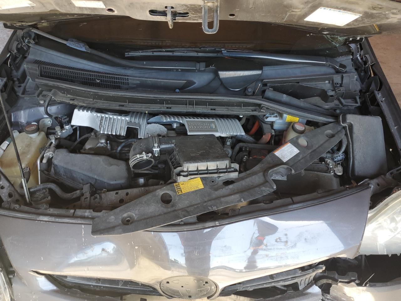 TOYOTA PRIUS PLUG-IN