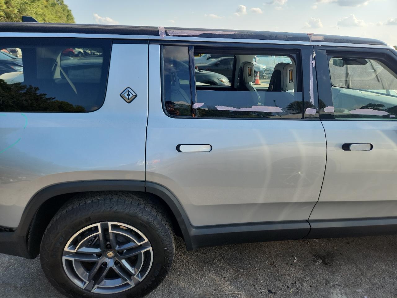 RIVIAN R1S ADVENTURE