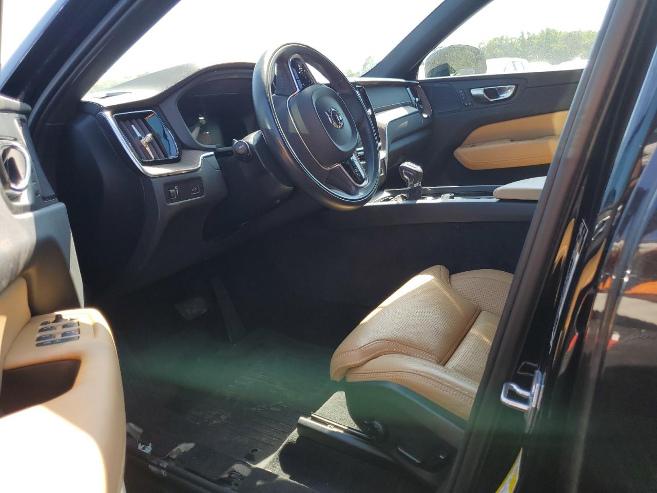 VOLVO XC60 T5 INSCRIPTION