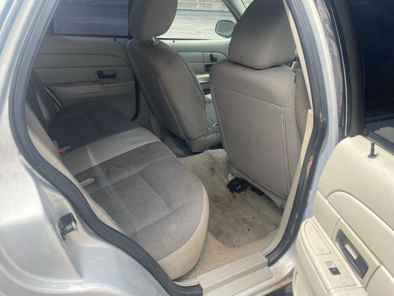 FORD CROWN VICTORIA POLICE INTERCEPTOR