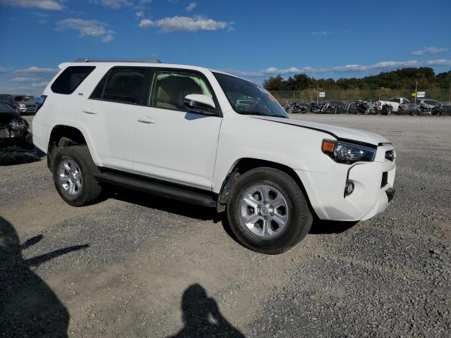 2018 TOYOTA 4RUNNER SR JTEBU5JR1J5541307