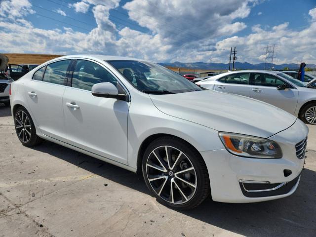 2016 VOLVO S60 PREMIE YV149MFK5G2400376