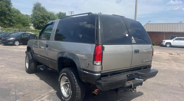 CHEVROLET TAHOE K150 1999 gray 2dr spor gas 3GNEK18R8XG179779 photo #4