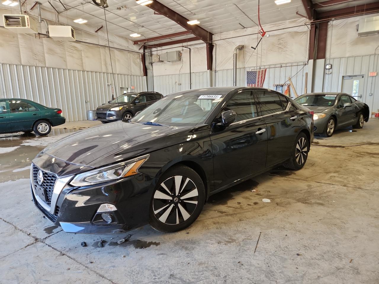  Salvage Nissan Altima