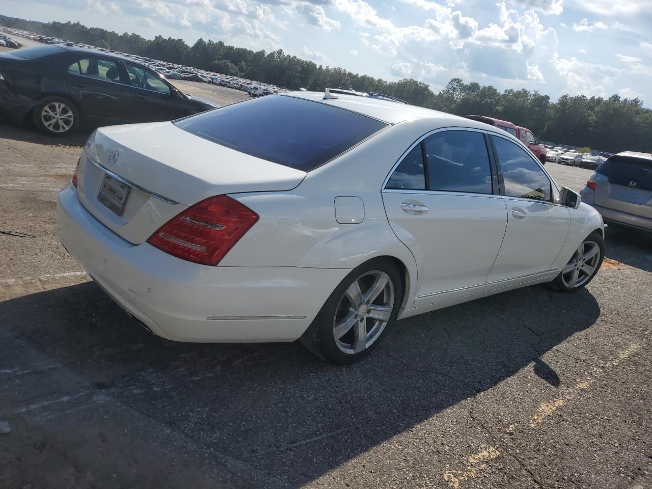 MERCEDES-BENZ S-CLASS 550