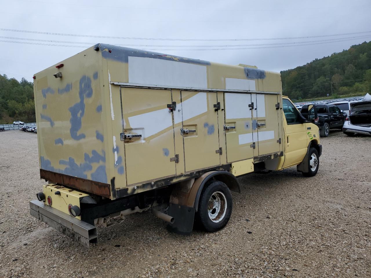 FORD ECONOLINE E450 SUPER DUTY CUTAWAY VAN