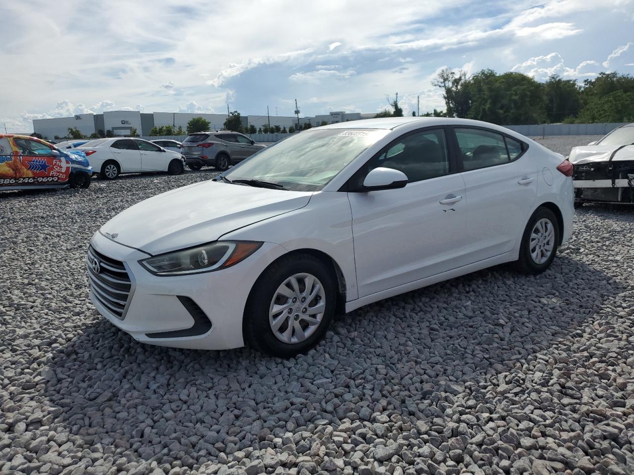 HYUNDAI ELANTRA SE