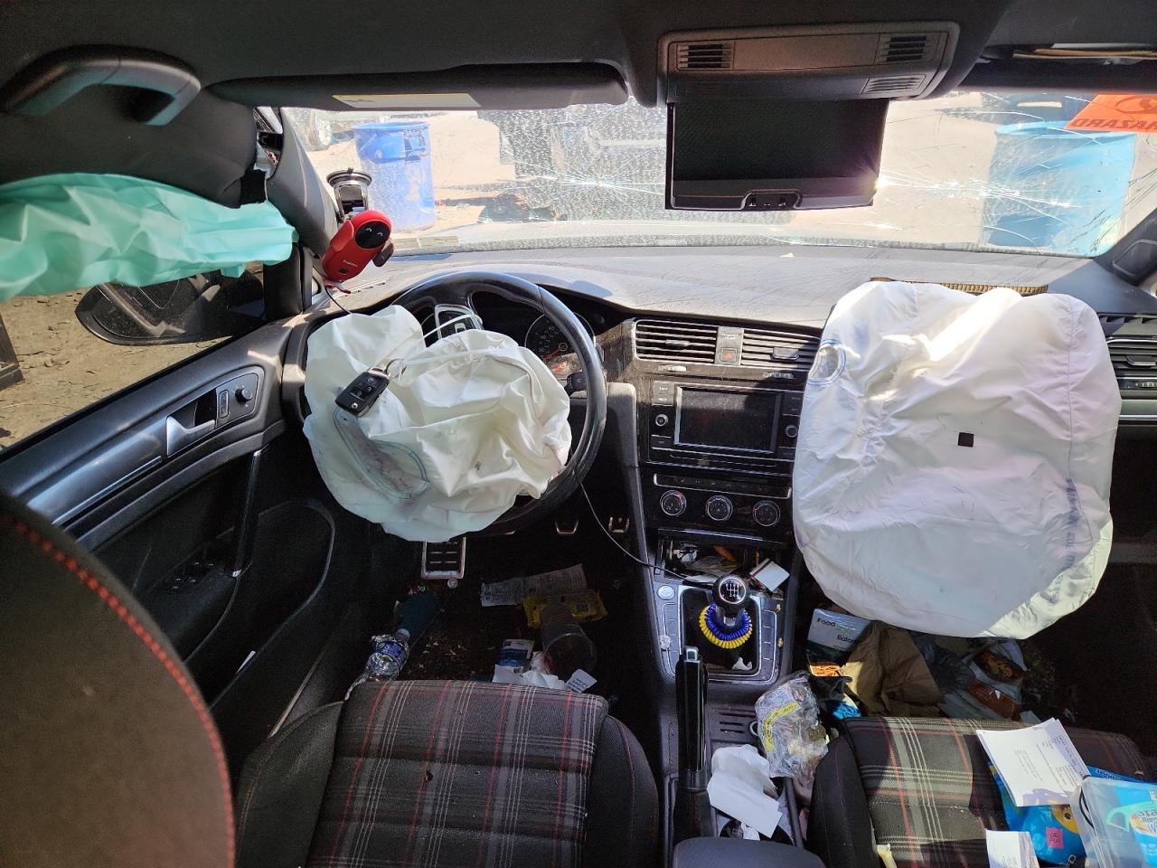 VOLKSWAGEN GOLF GTI S