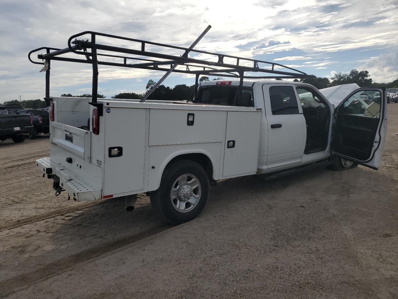RAM 2500 TRADESMAN