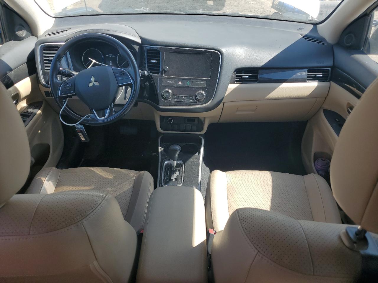 MITSUBISHI OUTLANDER SE