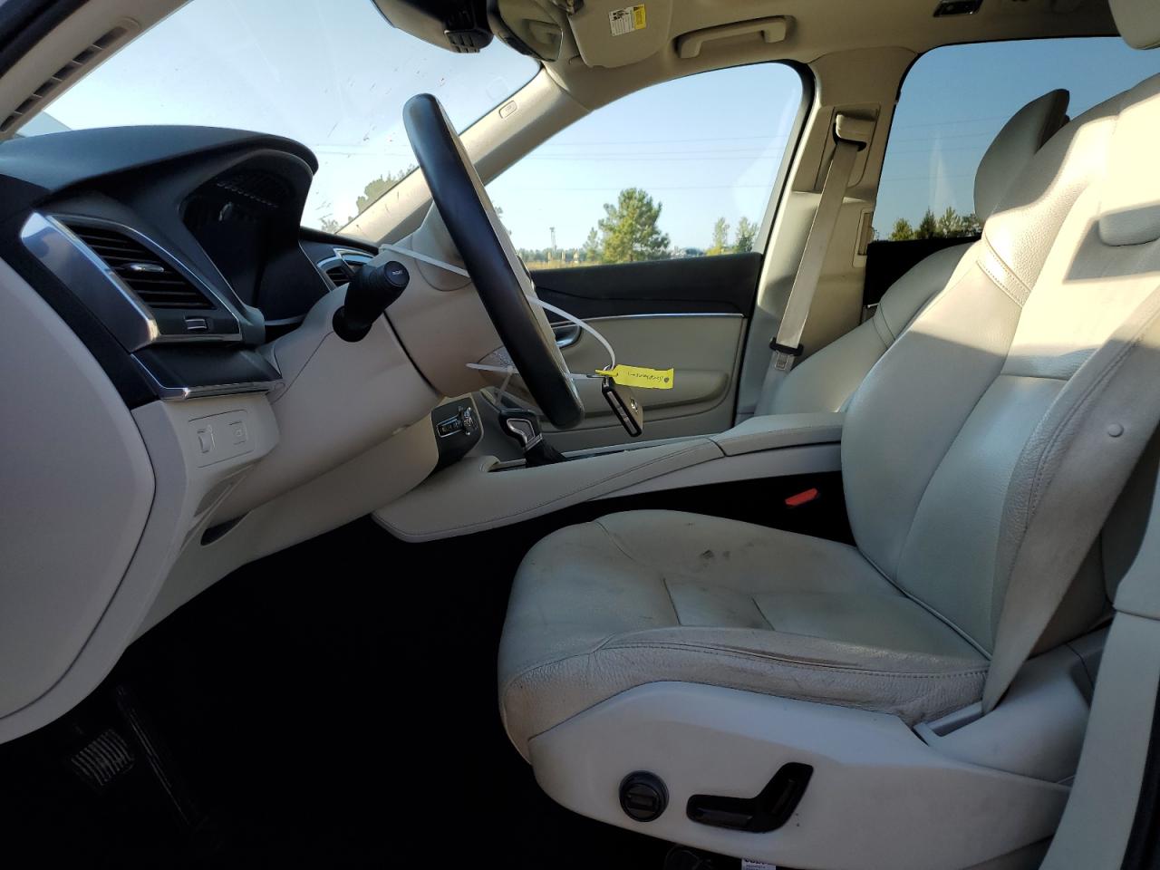 VOLVO XC90 T5 MOMENTUM