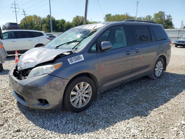 TOYOTA SIENNA LE