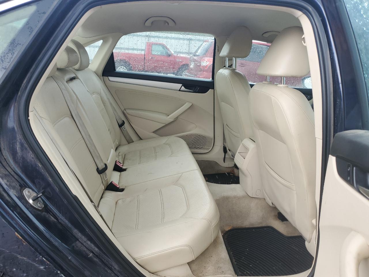 VOLKSWAGEN PASSAT SE