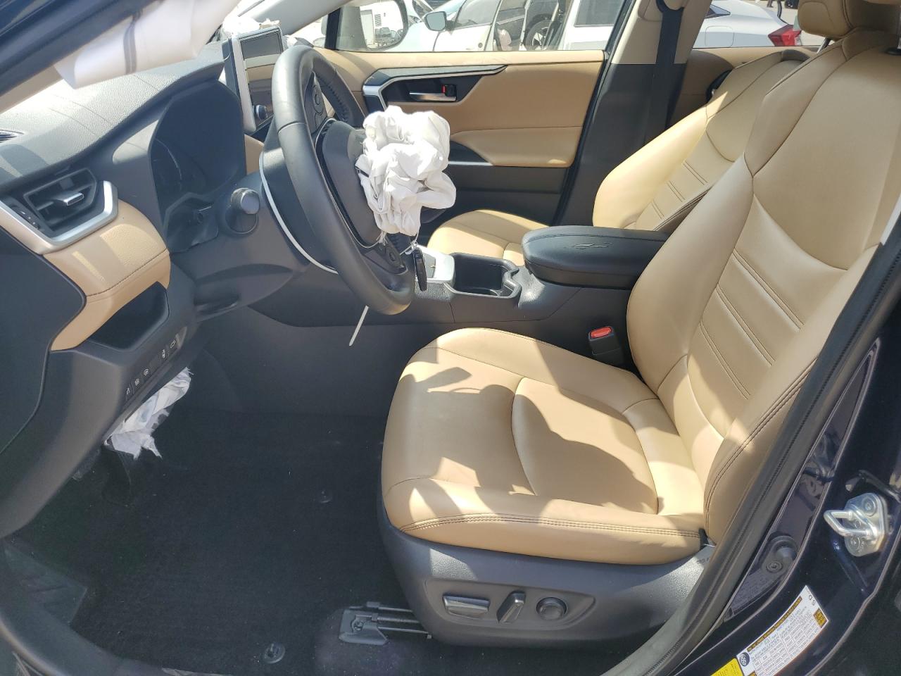 TOYOTA RAV4 XLE PREMIUM