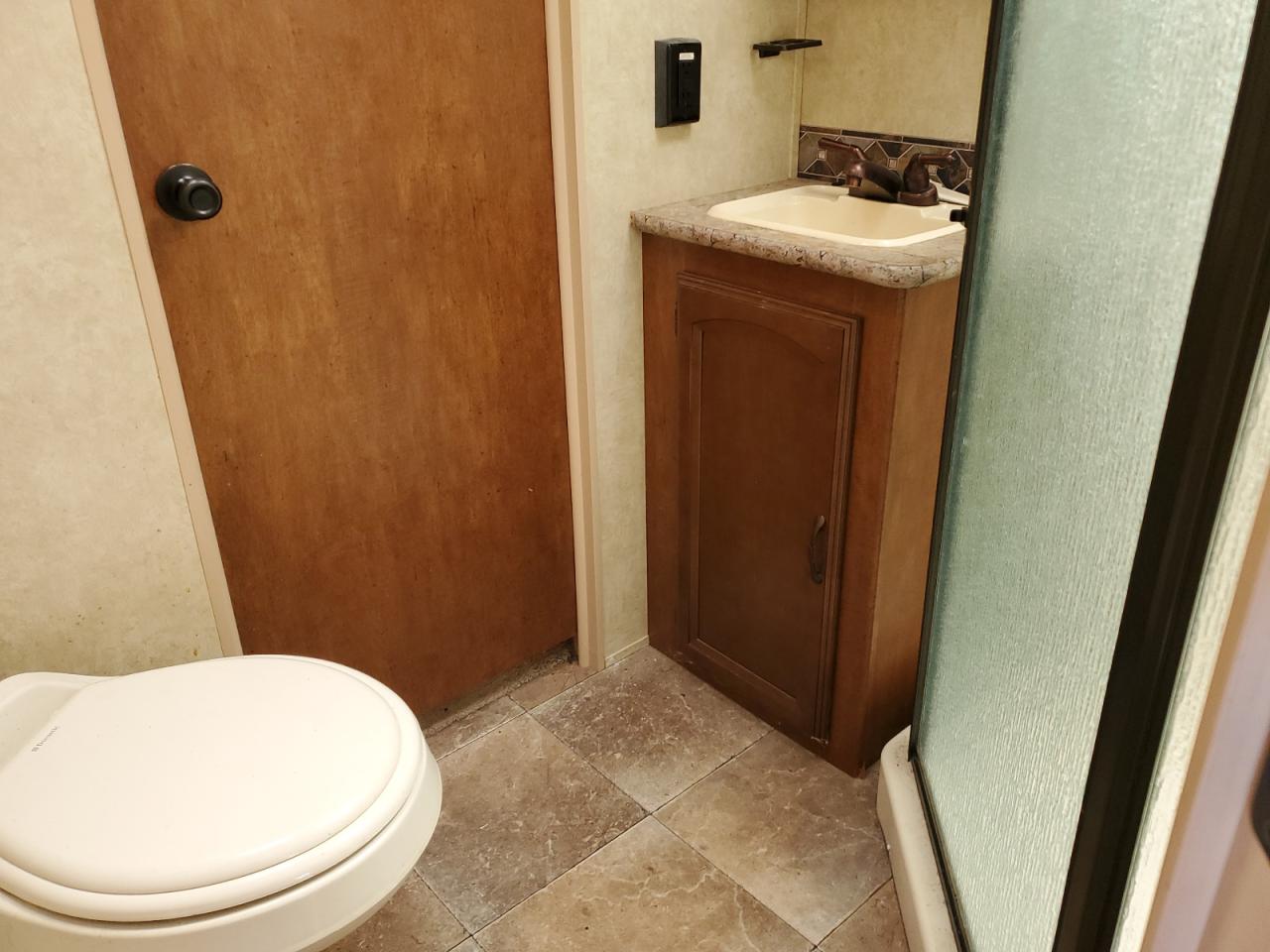 Lot #3269945987 2013 SEAL TRAVEL TRA