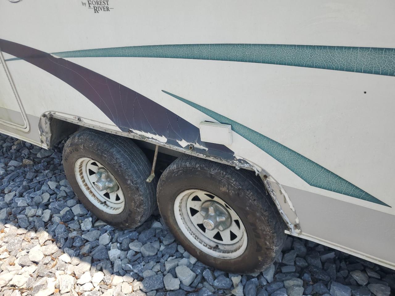 Lot #3236846379 2004 WILDWOOD SURVEYOR