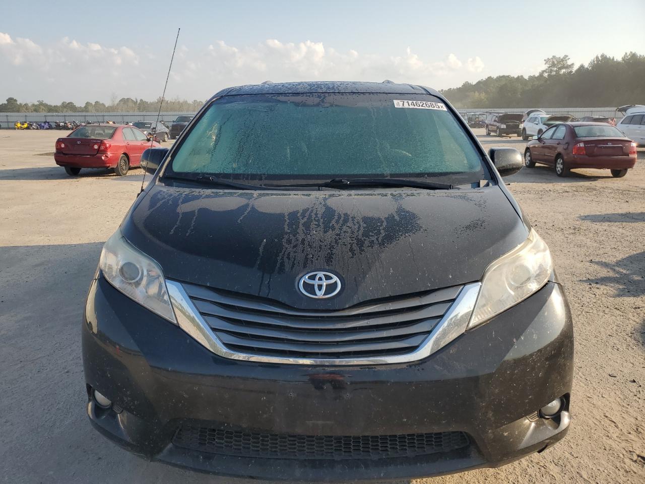 TOYOTA SIENNA XLE