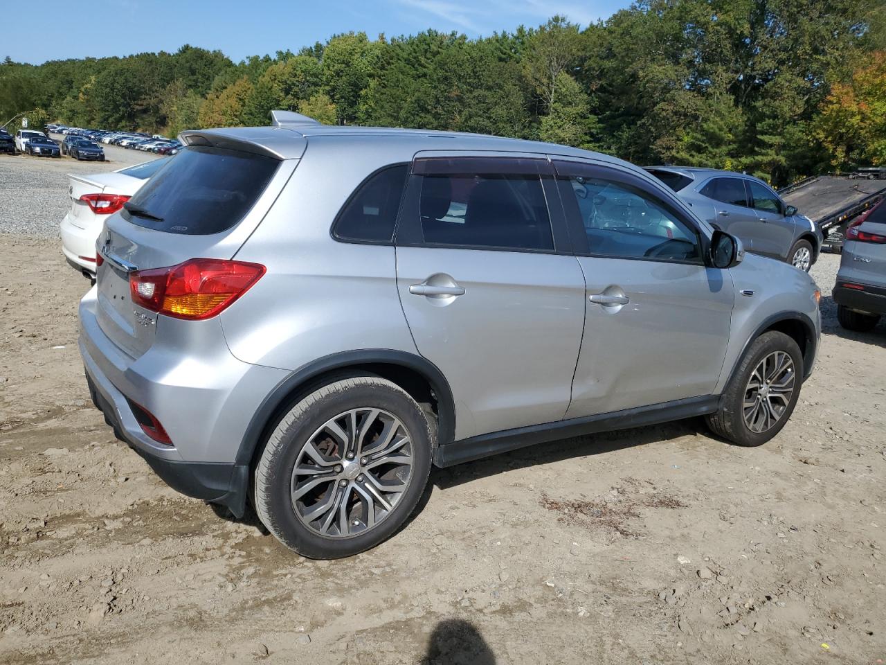 MITSUBISHI OUTLANDER ES