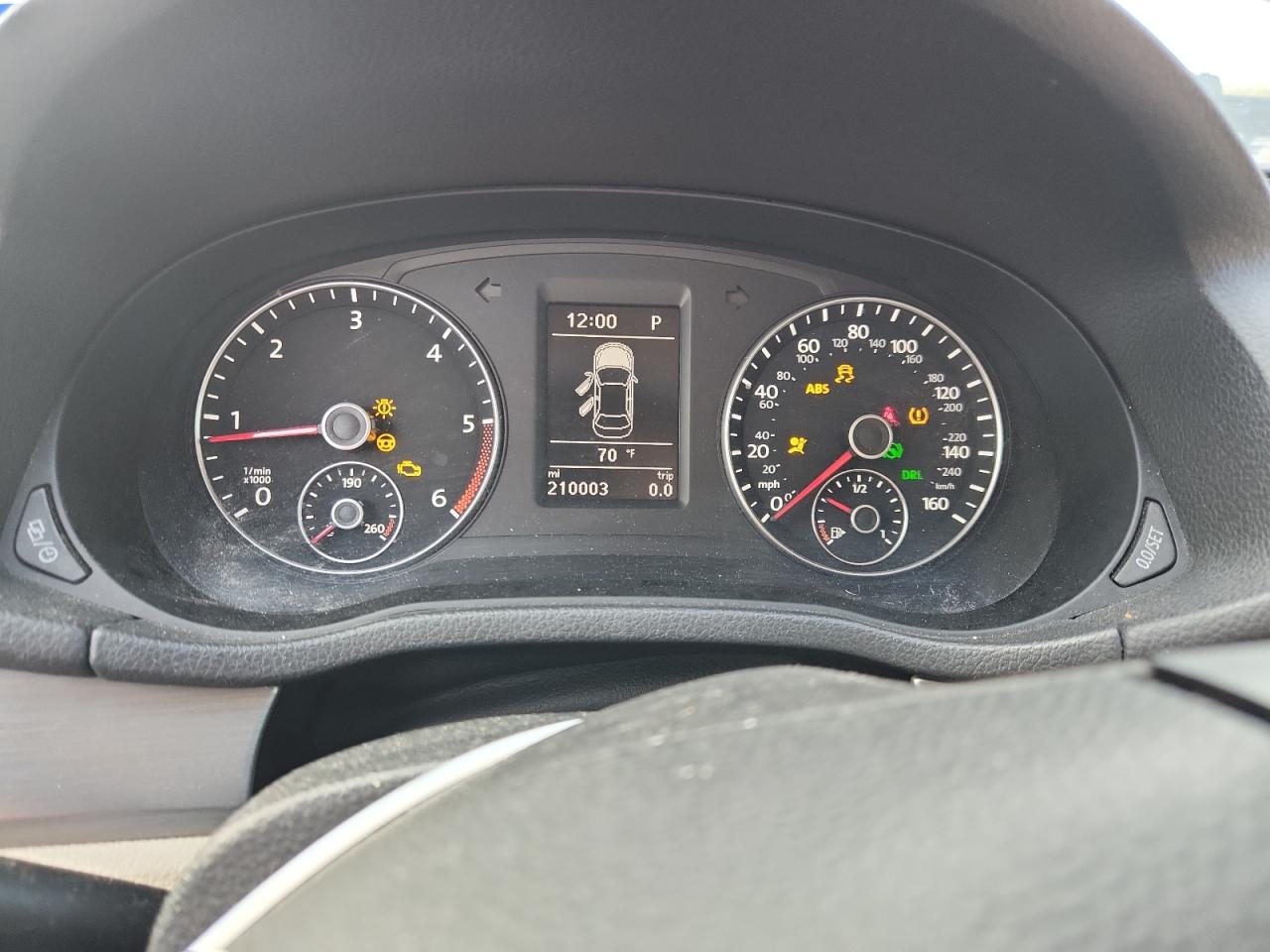 VOLKSWAGEN PASSAT SE