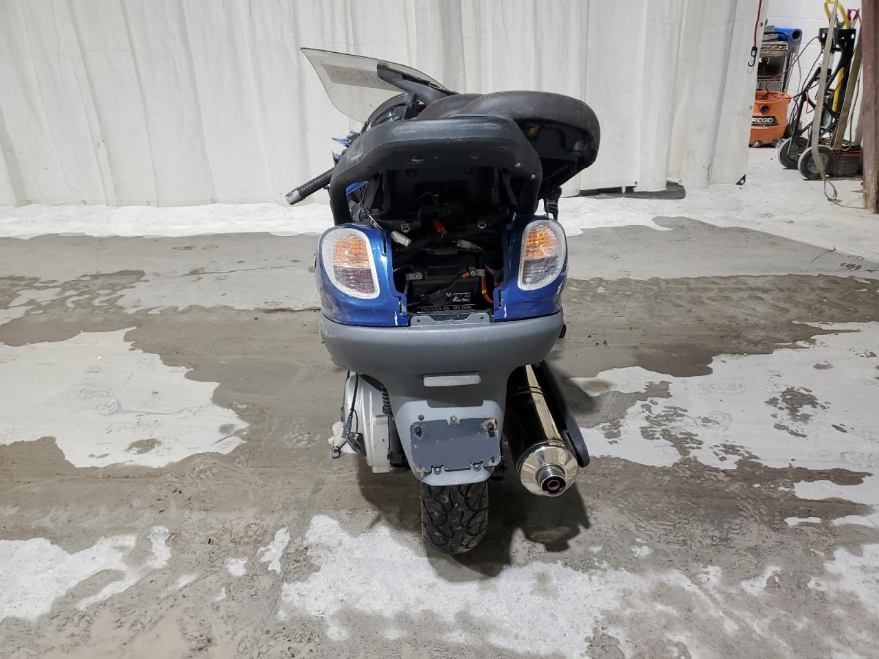 Lot #3282346277 2005 PIAGGIO X9 EVOLUTI