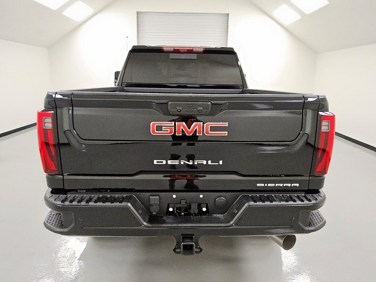 GMC SIERRA K2500 DENALI