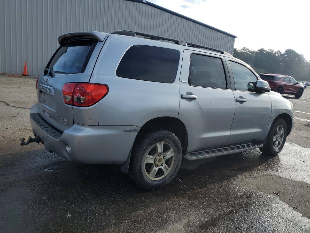 TOYOTA SEQUOIA SR5